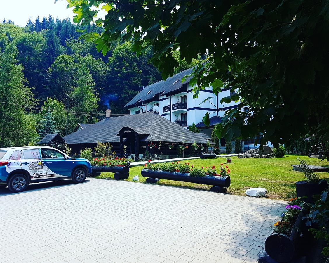 Готель Casa Octavian Сучевіца Екстер'єр фото